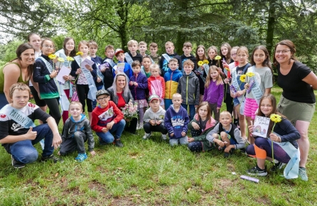 Kámoši i mimo učebnu. Patroni v Uhlířských Janovicích pomáhají s přestupem do 1. třídy