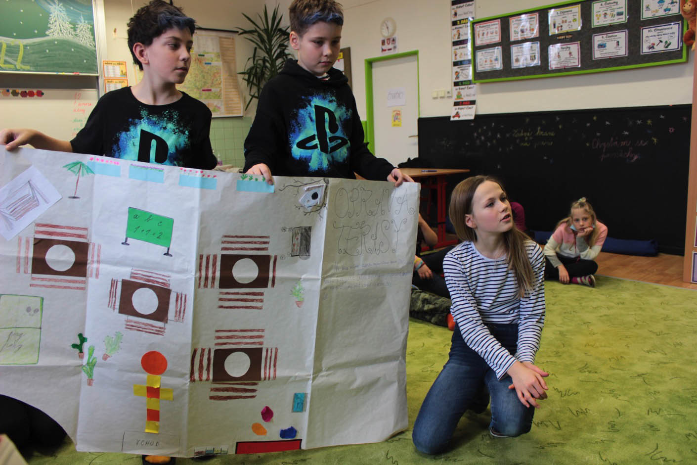 Žáci ZŠ Kamenná stezka navrhují školní terasu.